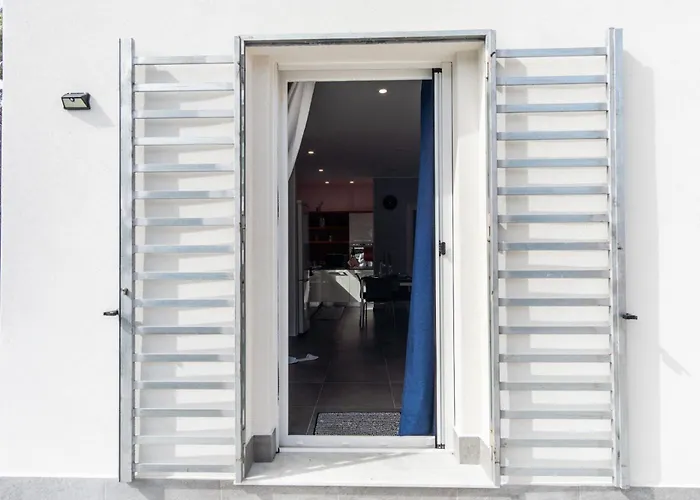 Nika Nika Holiday House
