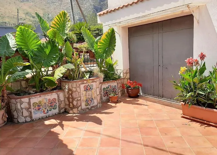 Casa Vacanze Anthea Carini
